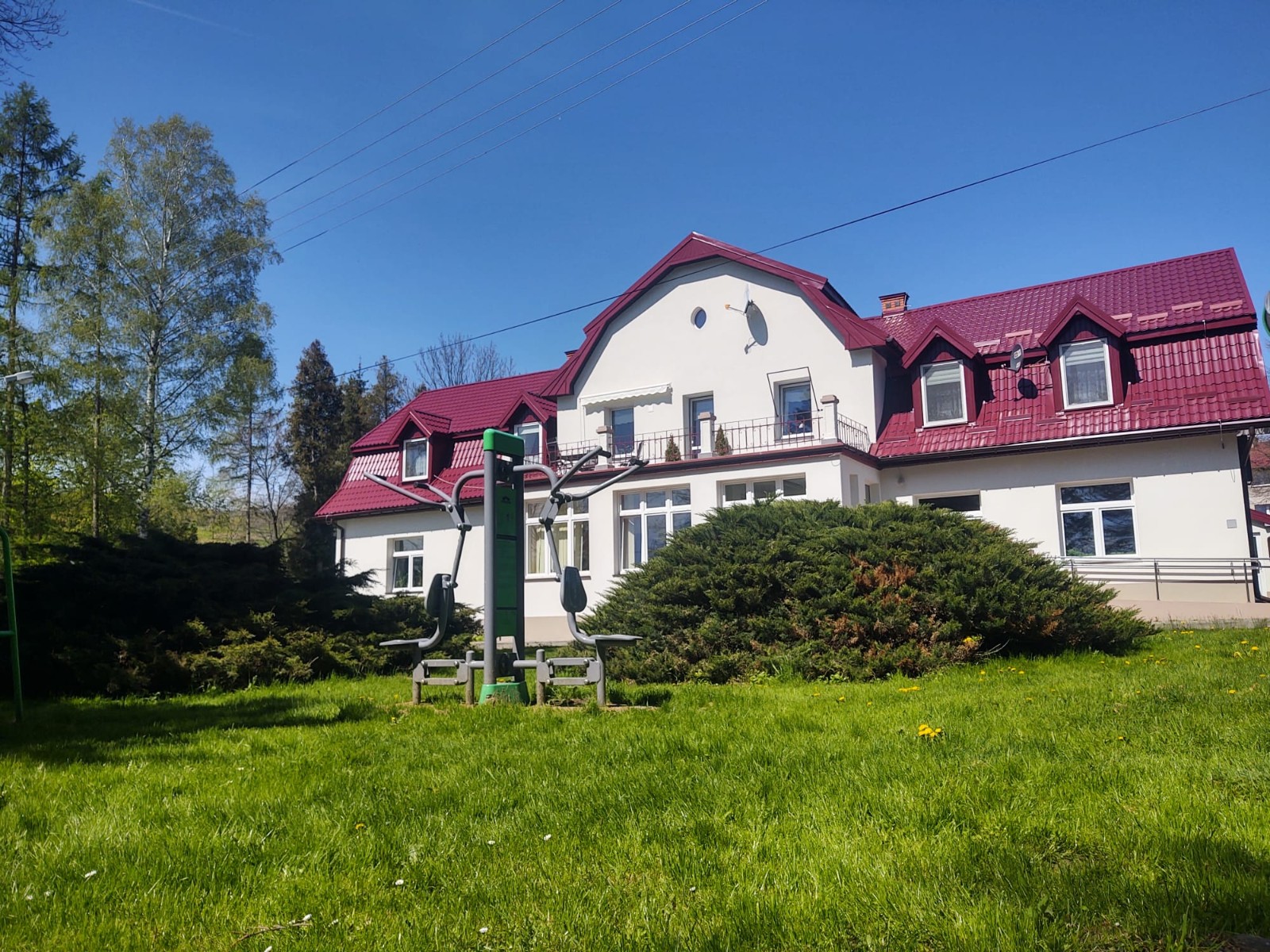 2023-05-15-otoczenie szkoły